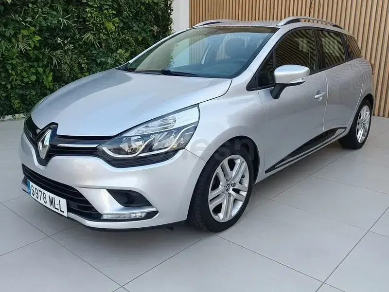 Usado Renault Clio IV LIMITED 90 CV (66 kW) 2019 Gris / plata Berlina