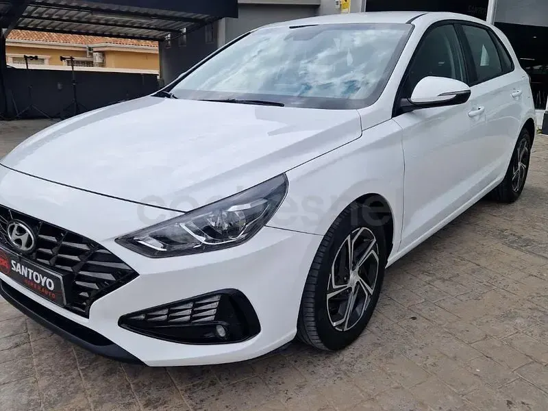 Begagnad Hyundai i30 116 HK (85 kW) 2021 Vit Sedan