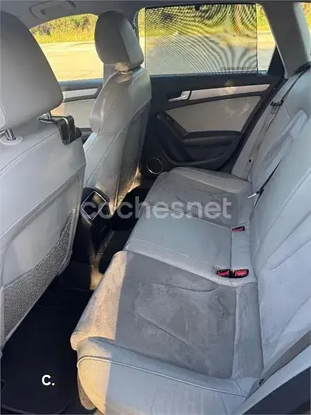 Usado Audi A4 Allroad 143 CV (105 kW) 2012 Granate Familiar