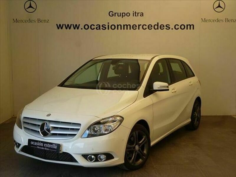 Usado Mercedes B180 109 CV (80 kW) 2014 Blanco Monovolumen