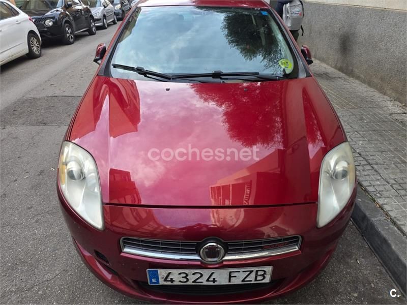 Rojo Usado 2008 Fiat Bravo Active Utilitario | 4000 € (Precio justo) - Imagen 1/4