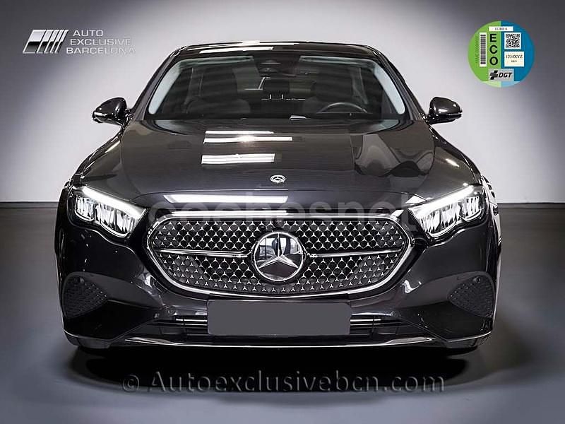Usado Mercedes E220 197 CV (144 kW) 2024 Gris / plata Berlina