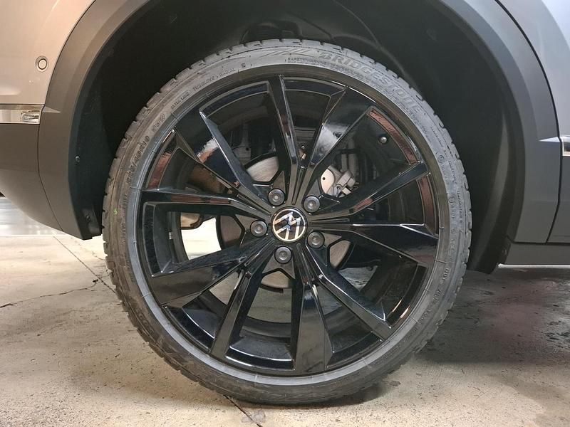 Nuevo VW T-Roc Design 116 CV (85 kW) 2025 Plata pirita metalizado / techo negro SUV