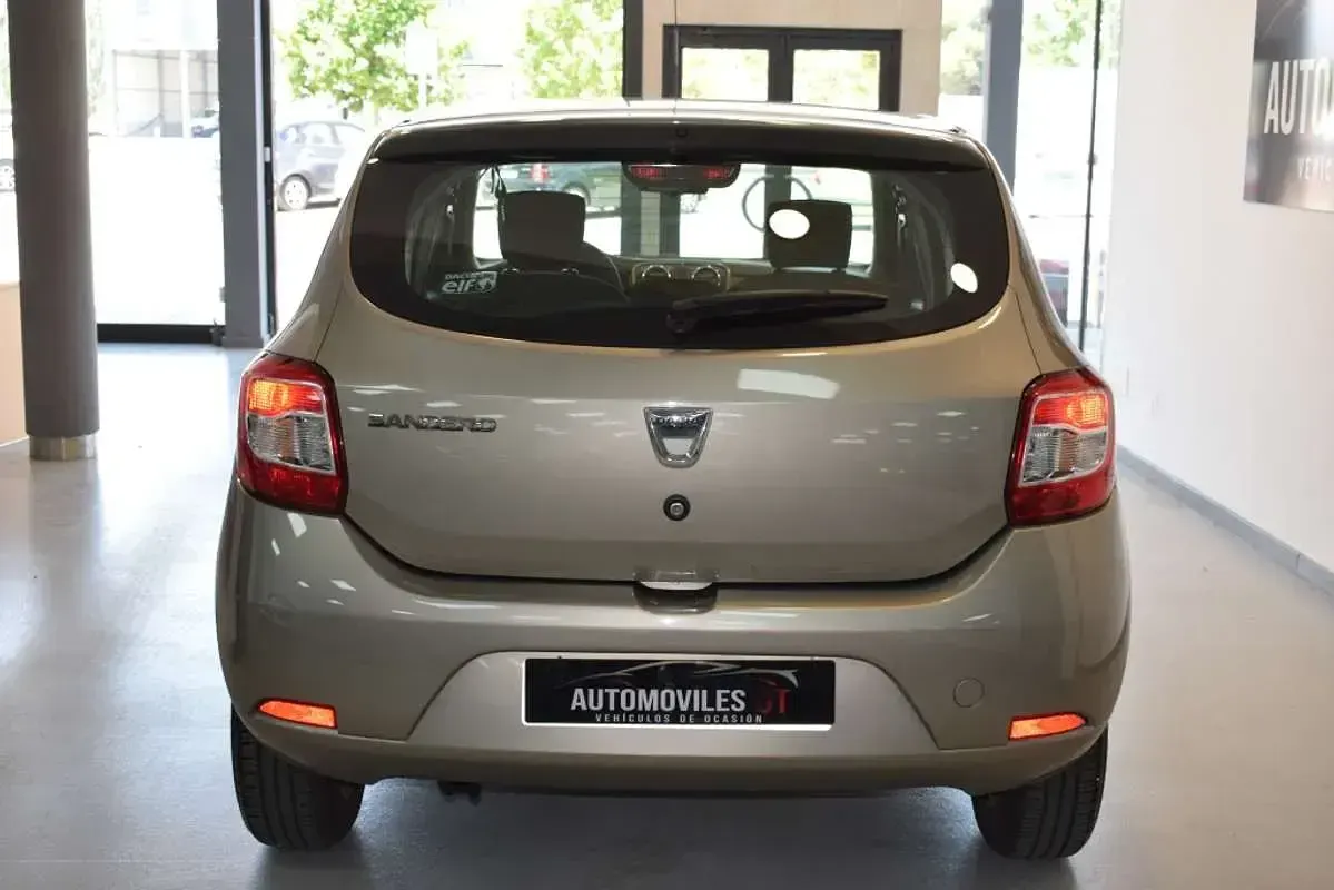 Usado Dacia Sandero Ambiance 75 CV (55 kW) 2014 Utilitario