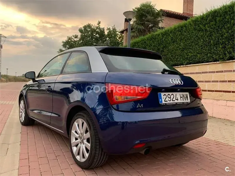 Usado Audi A1 Attraction 86 CV (63 kW) 2013 Azul Utilitario