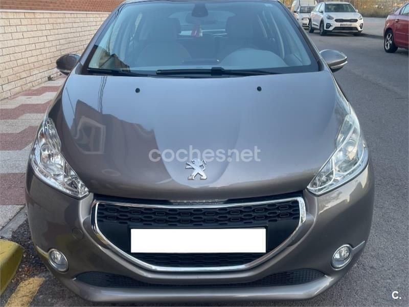 Gris / plata Usado 2013 Peugeot 208 Active Utilitario | 7700 € (Un poco caro) - Imagen 1/4