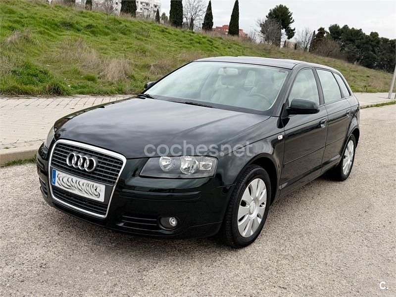 Usado Audi A3 Ambiente 115 CV (84 kW) 2008 Verde Utilitario