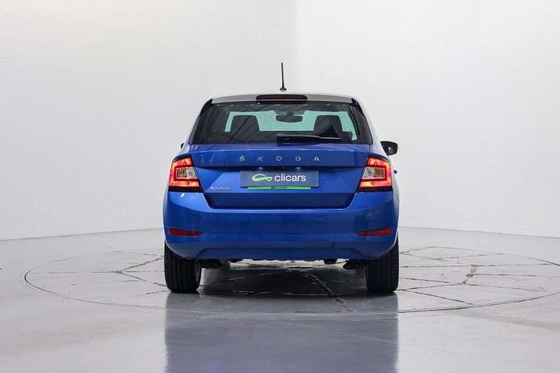 Usado Skoda Fabia 95 CV (69 kW) 2021 Azul Utilitario