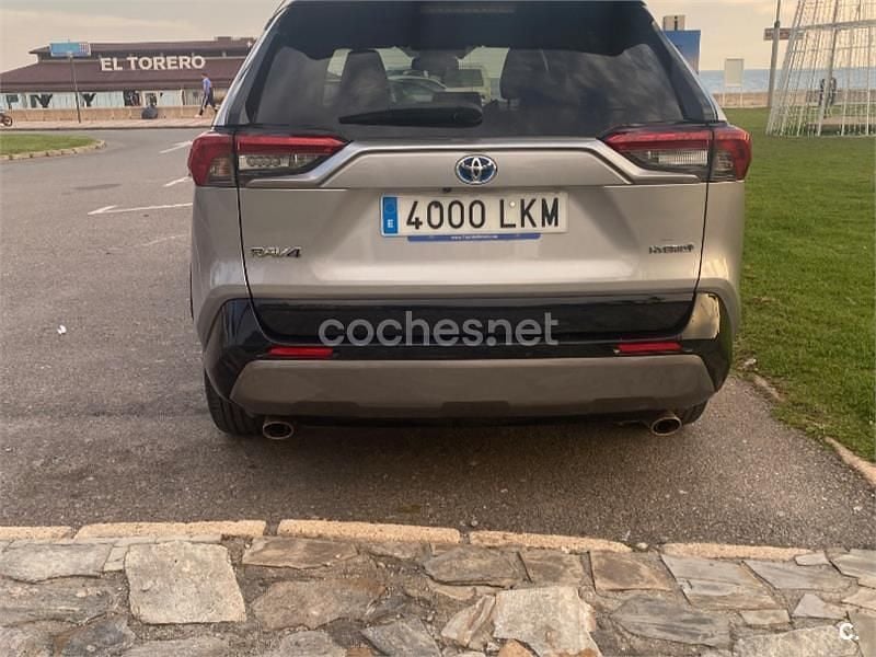 Usado Toyota RAV4 Hybrid Style 222 CV (163 kW) 2020 Gris / plata SUV