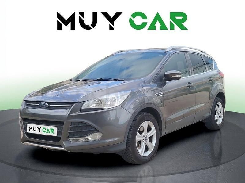 Usado Ford Kuga Trend 120 CV (88 kW) 2016 Gris / plata SUV