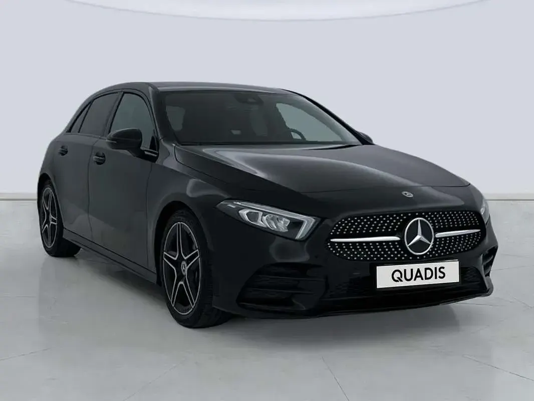 Usado Mercedes A180 136 CV (100 kW) 2022 Negro Utilitario