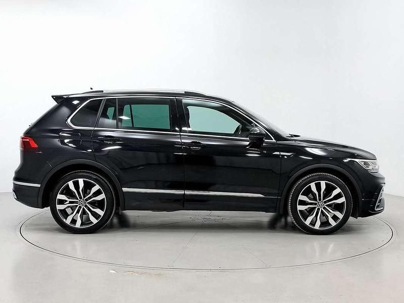Usado VW Tiguan R-line 150 CV (110 kW) 2021 Negro SUV