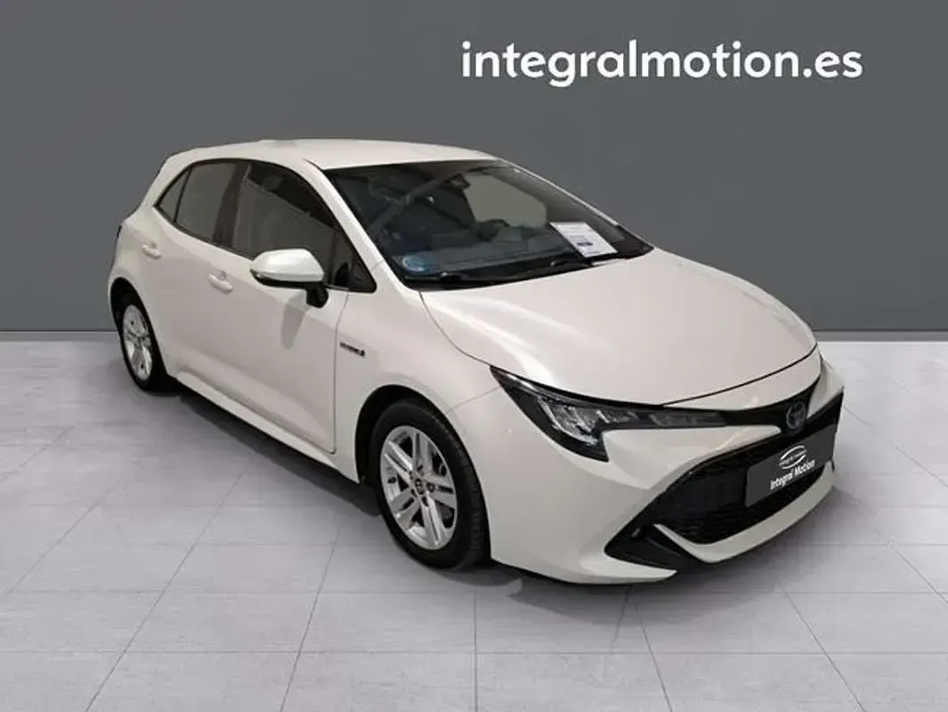 Usado Toyota Corolla Active 122 CV (89 kW) 2022 Beige Berlina