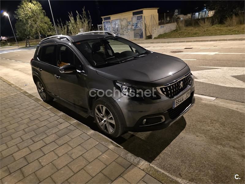Usado Peugeot 2008 Allure 130 CV (95 kW) 2017 Gris / plata SUV