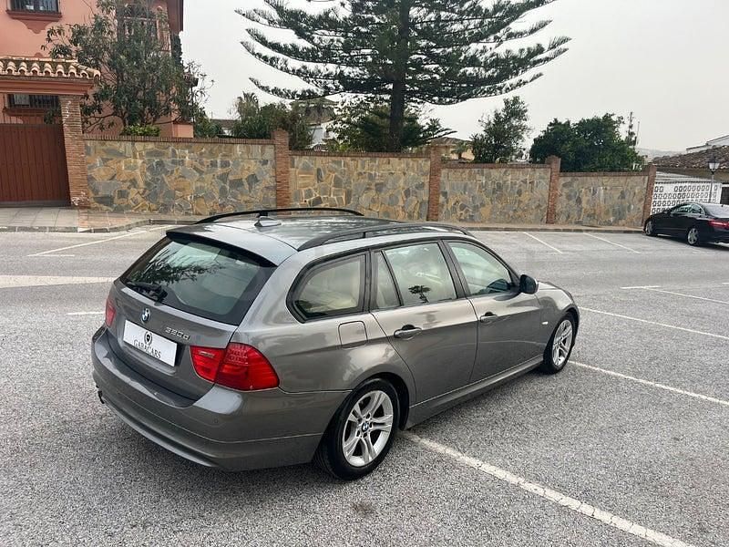 Usado BMW 320 177 CV (130 kW) 2009 Gris / plata Familiar