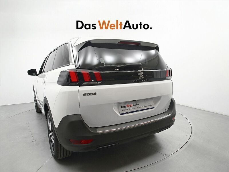 Usado Peugeot 5008 Allure 131 CV (96 kW) 2020 Blanco Monovolumen