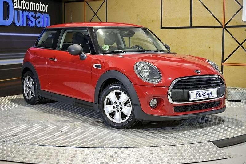 Usado Mini Cooper 103 CV (75 kW) 2018 Rojo Utilitario