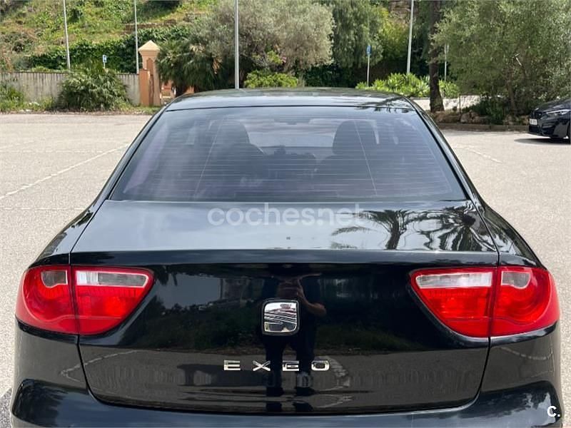 Usado Seat Exeo Reference 120 CV (88 kW) 2011 Negro Berlina