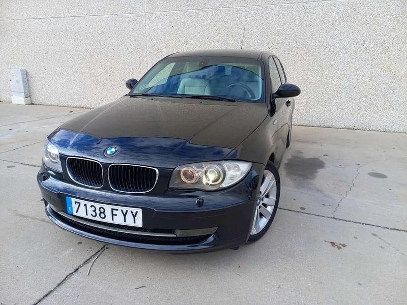 Usado BMW 120 177 CV (130 kW) 2008 Negro Utilitario