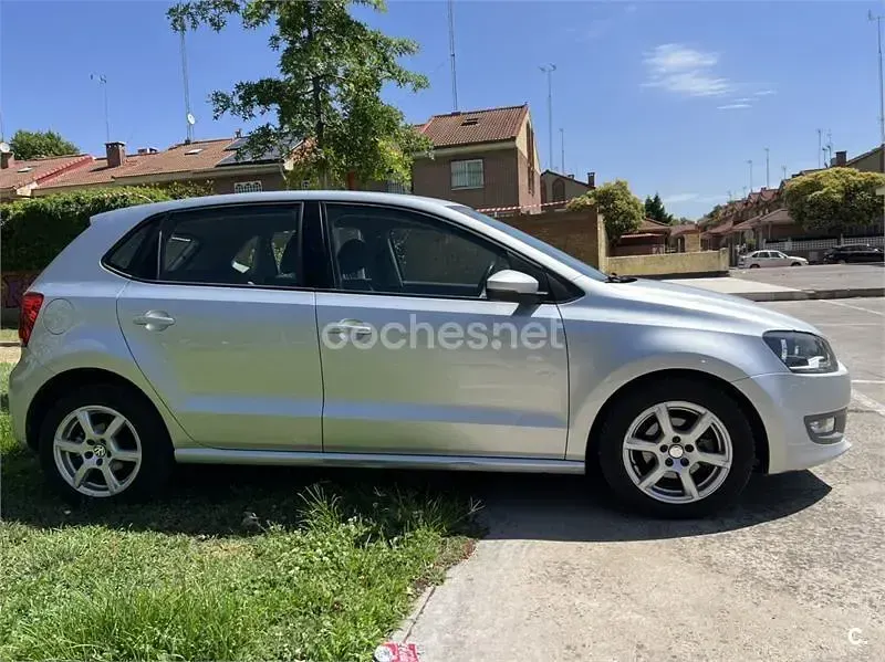 Usado VW Polo Sport 90 CV (66 kW) 2010 Gris / plata Utilitario