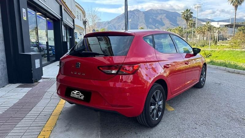 Usado Seat Leon Style 115 CV (84 kW) 2020 Rojo