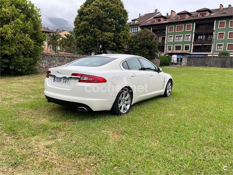Usado Jaguar XF Luxury 240 CV (176 kW) 2010 Blanco Berlina
