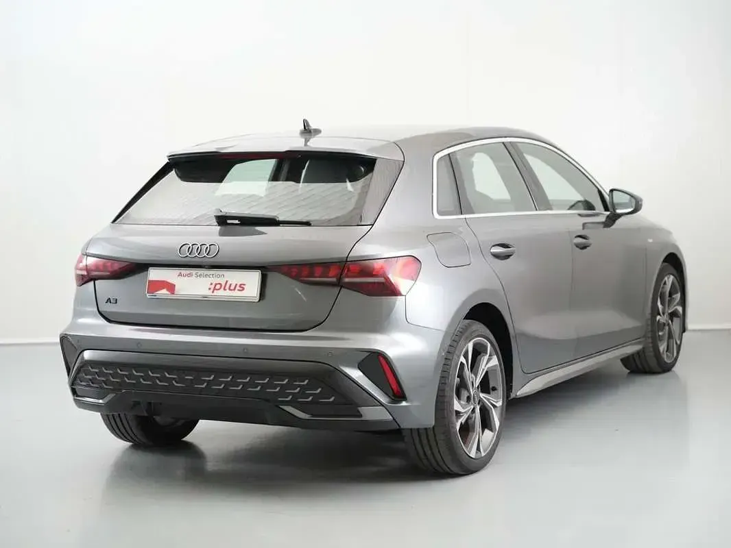Usado Audi A3 Sportback S-Line 150 CV (110 kW) 2025 Gris Utilitario