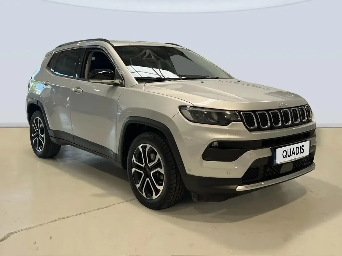 Usado Jeep Compass Limited 131 CV (96 kW) 2022 Gris SUV