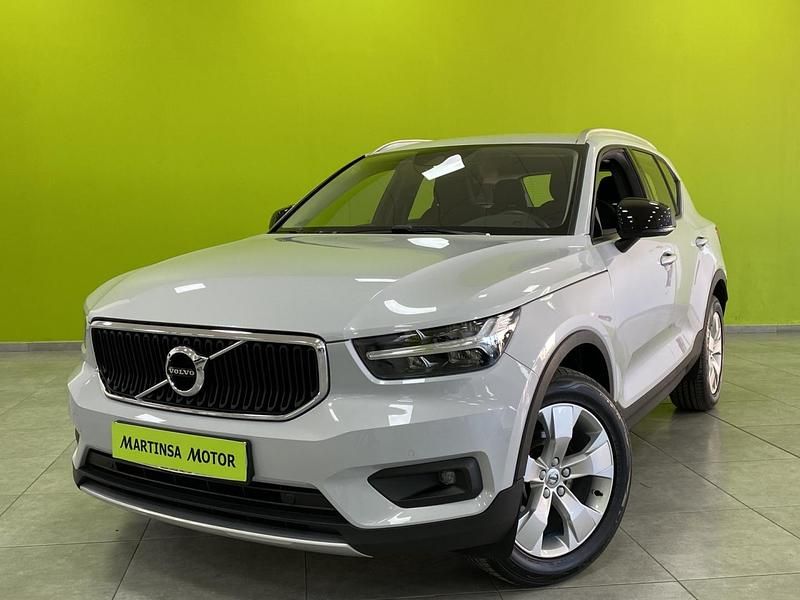 Usado Volvo XC40 Momentum 129 CV (94 kW) 2021 Gris SUV