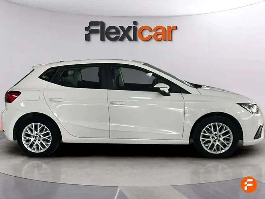 Usado Seat Ibiza Reference 95 CV (69 kW) 2017 Blanco Utilitario