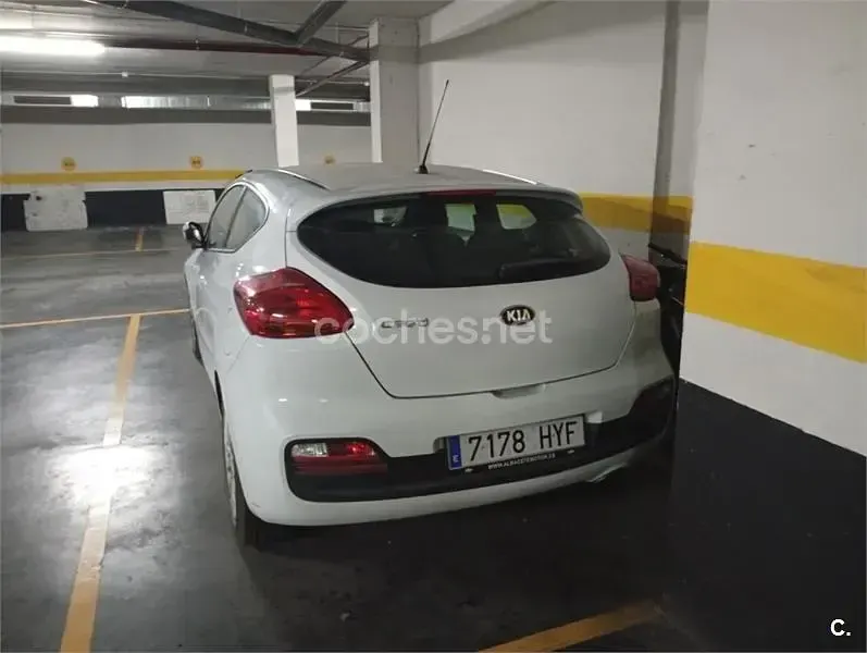 Usado Kia Ceed 100 CV (73 kW) 2014 Blanco Utilitario