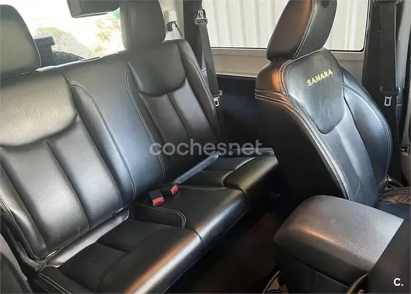 Usado Jeep Wrangler Sahara 200 CV (147 kW) 2014 Gris / plata SUV