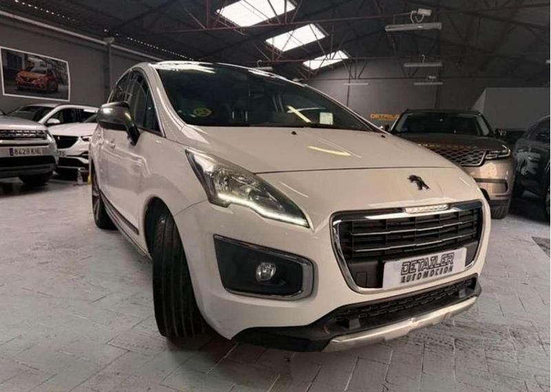 Usado Peugeot 3008 Allure 120 CV (88 kW) 2016 Blanco Monovolumen