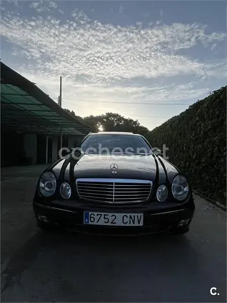 Usado Mercedes E240 Avantgarde 170 CV (125 kW) 2003 Negro Berlina