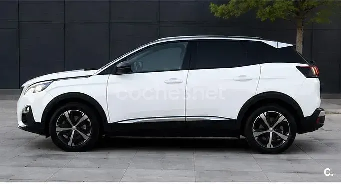 Usado Peugeot 3008 Allure 120 CV (88 kW) 2017 Blanco SUV