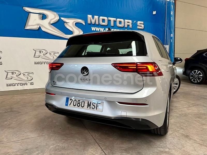 Usado VW Golf 110 CV (80 kW) 2024 Gris / plata Berlina