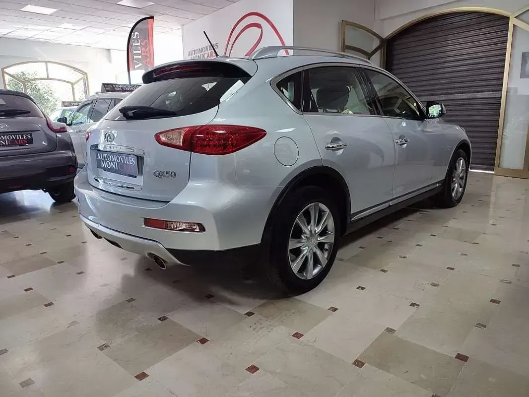 Usado Infiniti QX50 Premium 320 CV (235 kW) 2017 Plateado SUV