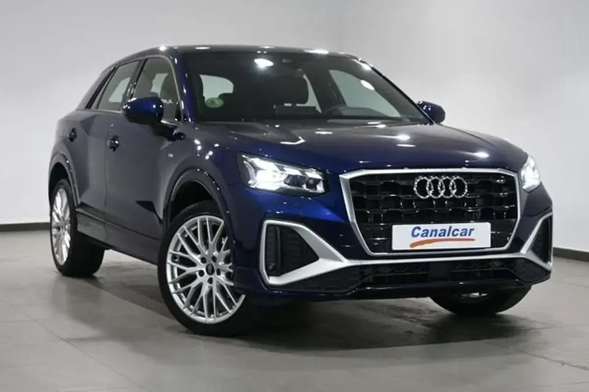 Usado Audi Q2 S-Line 116 CV (85 kW) 2023 Azul SUV