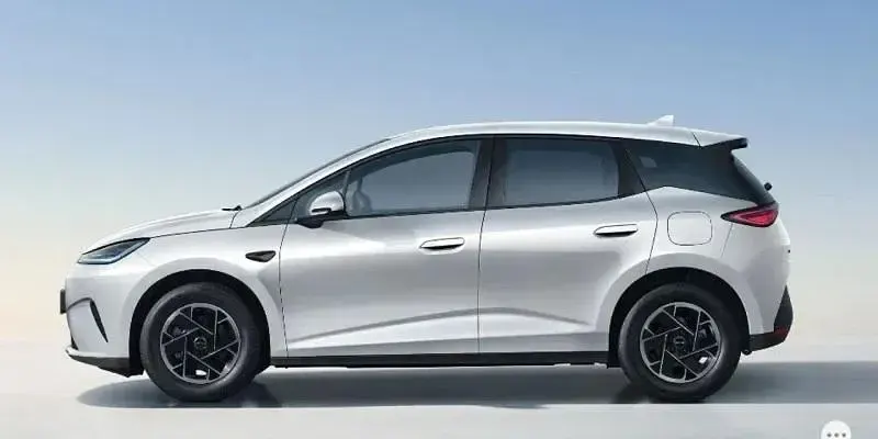 Nuevo BYD Dolphin Active 128 kW (175 CV) 2026 Blanco Utilitario