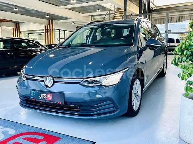 Usado VW Golf VIII Life 115 CV (84 kW) 2022 Gris / plata Familiar
