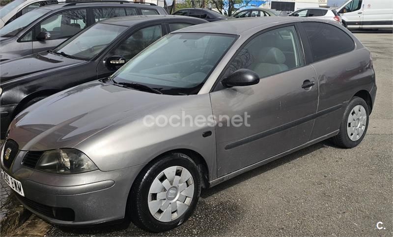 Gris / plata Usado 2002 Seat Ibiza Stella Berlina | 1600 € (Precio justo) - Imagen 1/2