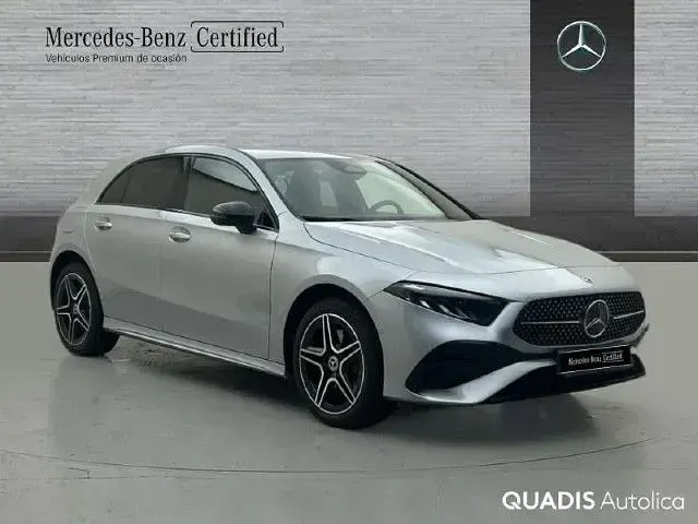Usado Mercedes A250 218 CV (160 kW) 2025 Plata hightech