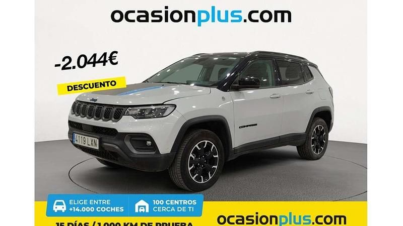 Plateado Usado 2022 Jeep Compass Trailhawk SUV | 20.446 € (Precio justo) - Imagen 1/4