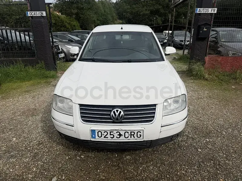 Usado VW Passat Comfortline 130 CV (95 kW) 2004 Blanco Berlina