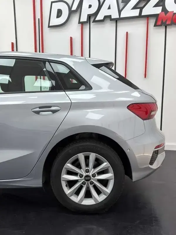 Usado Audi A3 Sportback 116 CV (85 kW) 2021 Gris Utilitario