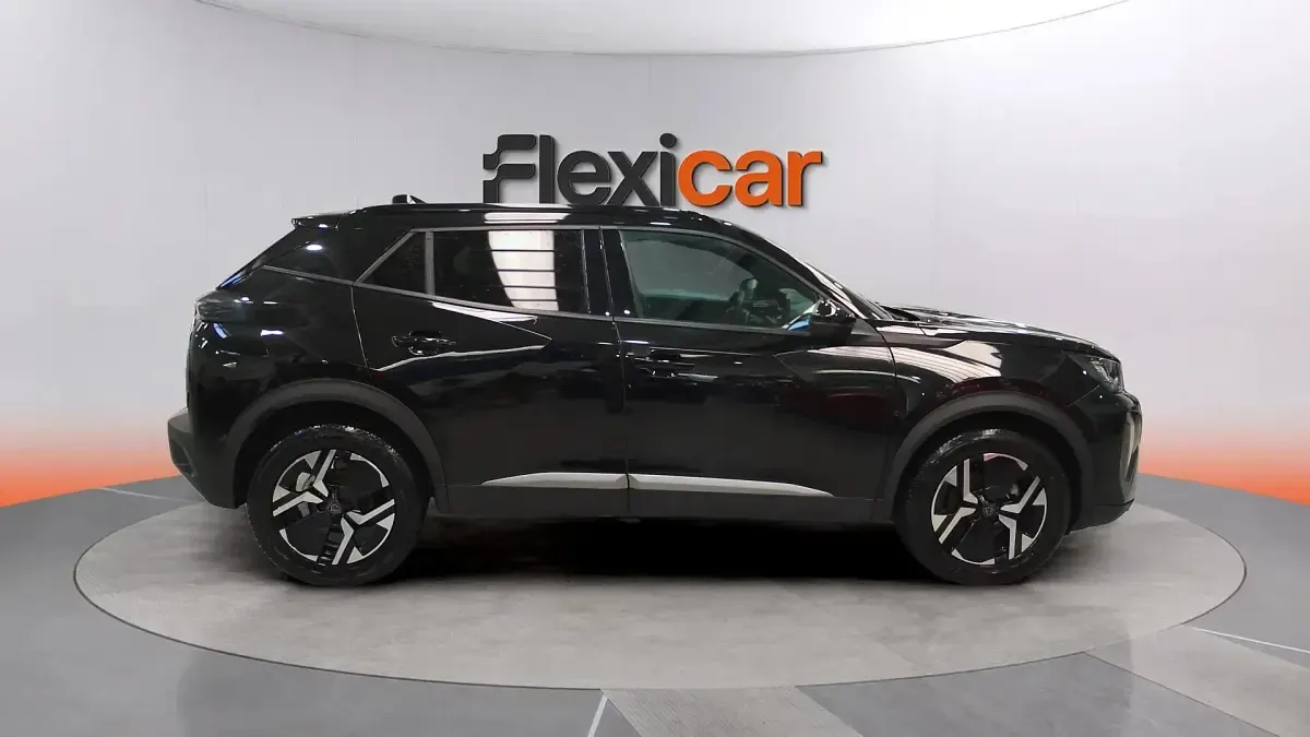 Usado Peugeot 2008 Allure 131 CV (96 kW) 2024 Negro SUV