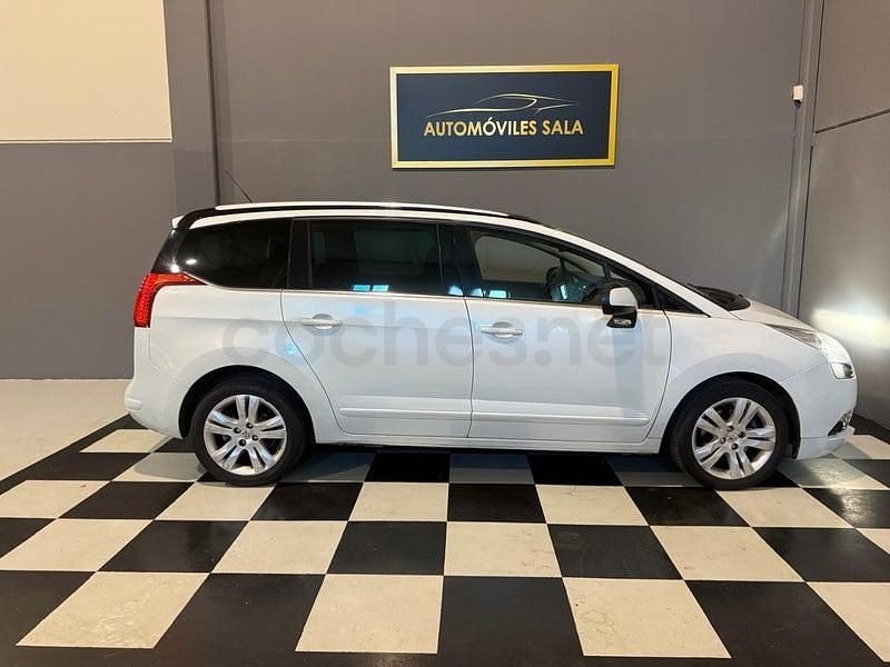 Usado Peugeot 5008 Sport 150 CV (110 kW) 2011 Blanco Monovolumen