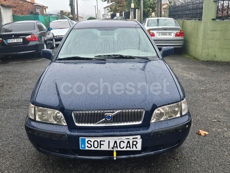 Usado Volvo V40 109 CV (80 kW) 2001 Azul Familiar