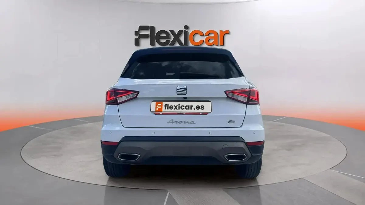 Usado Seat Arona FR 110 CV (80 kW) 2022 Blanco SUV