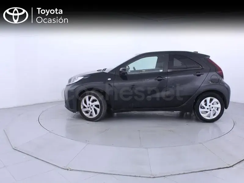 Usado Toyota Aygo X Play 72 CV (52 kW) 2025 Negro SUV